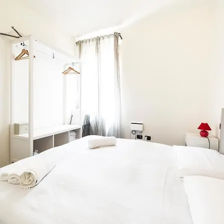 Guesthost - Affori Cosy * Milano