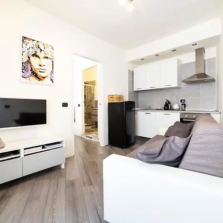 Guesthost - Affori Cosy Lägenhet Milano