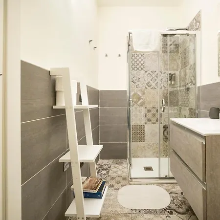 Guesthost - Affori Cosy Lägenhet Milano